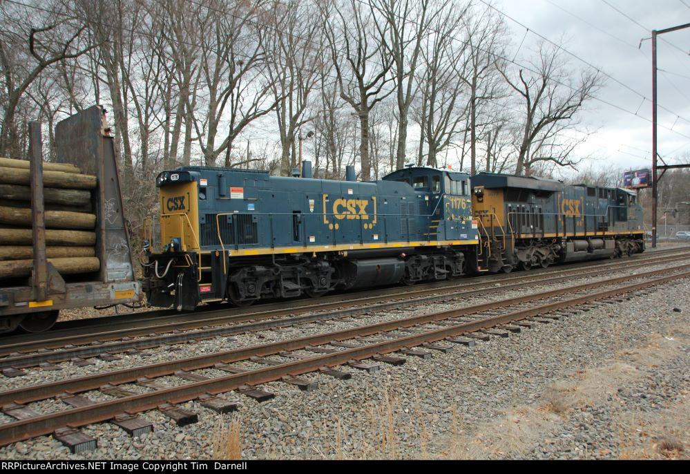 CSX 1176 on M403